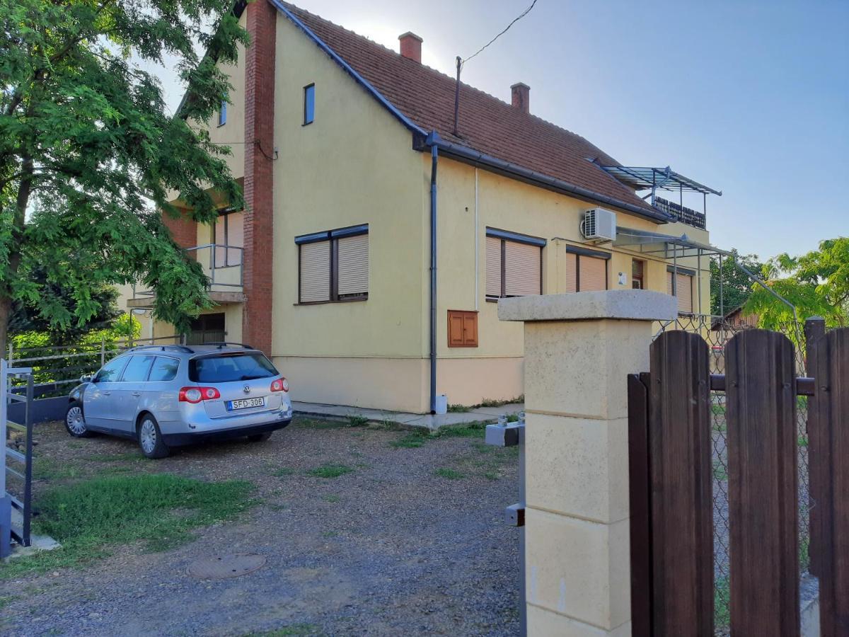 Farkas Szálló Barand Exterior foto